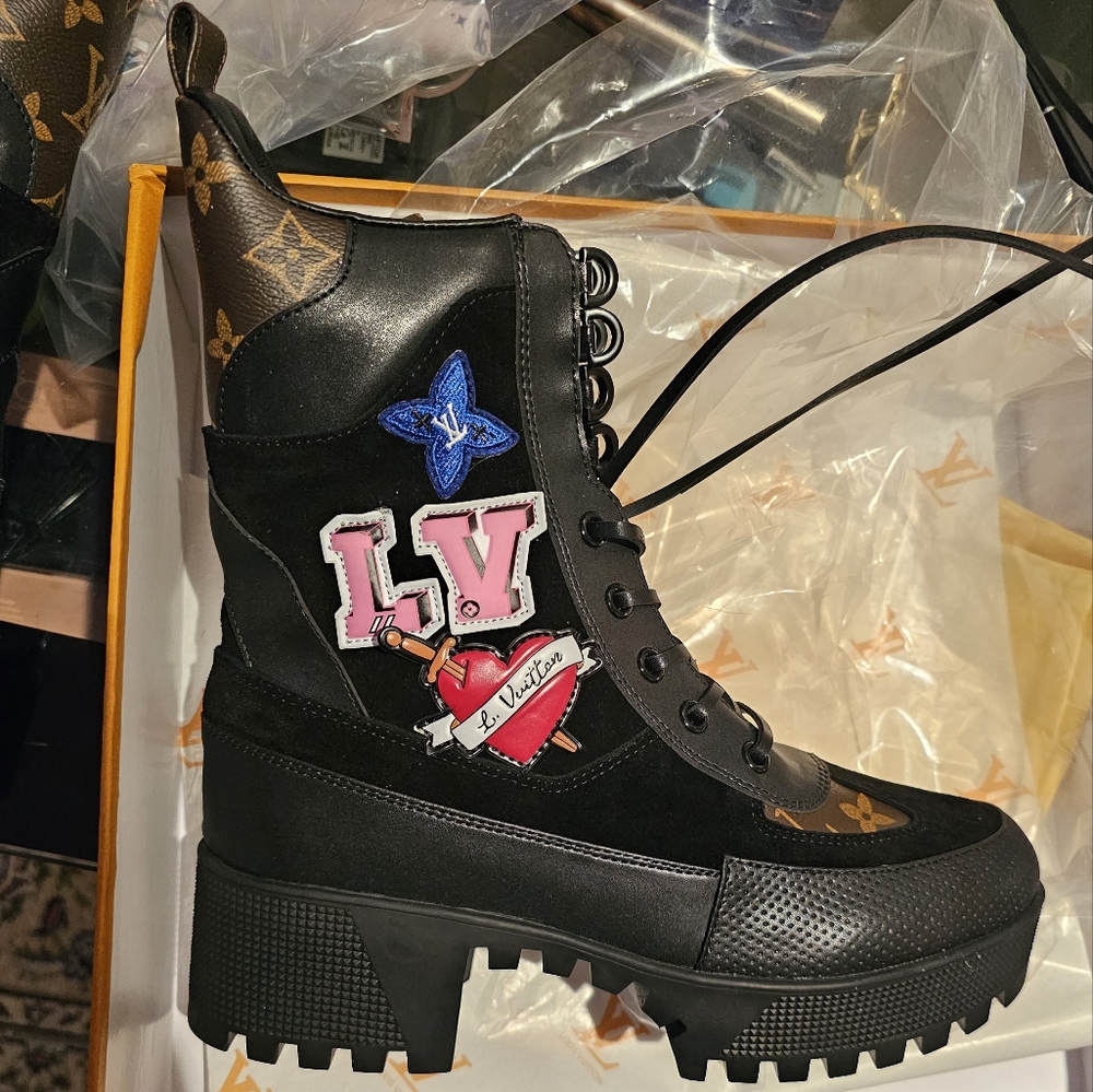 Louis vuitton black suede monogram combat boots with patches size 40